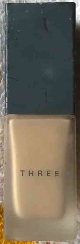 日本化妆品three(日本化妆品怎么看生产日期和保质期)