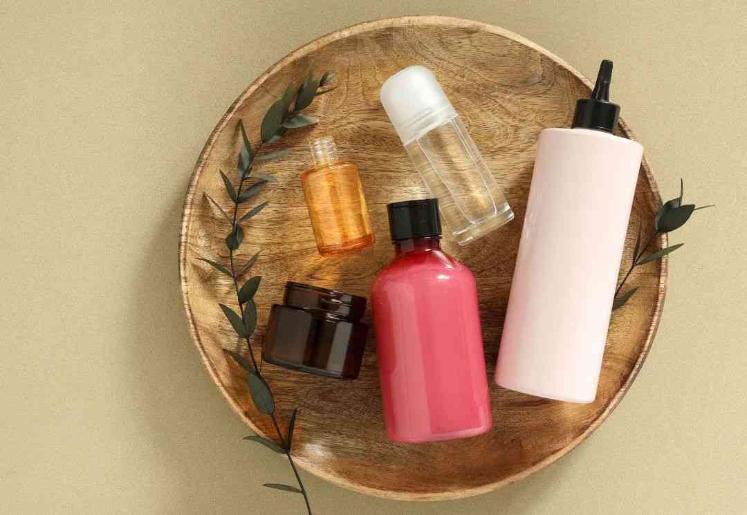 蓝色化妆品哪种好用(蓝色很贵的化妆品)插图14 蓝色化妆品哪种好用(蓝色很贵的化妆品)插图14