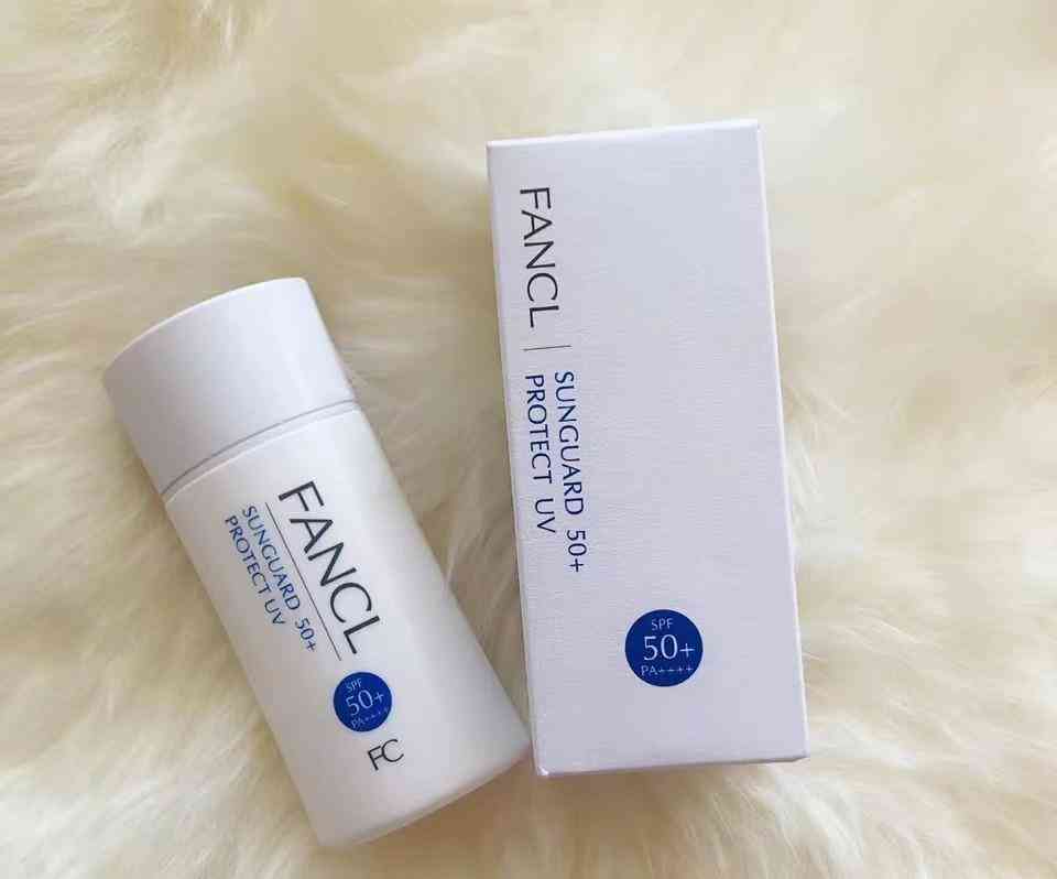 有没有保湿又防晒的化妆品(化妆品防晒霜哪个好用)插图7 有没有保湿又防晒的化妆品(化妆品防晒霜哪个好用)插图7