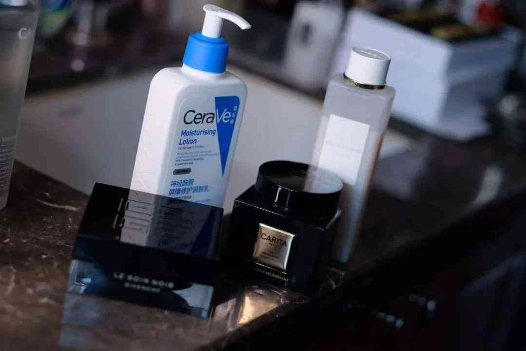 额头黑用什么彩妆化妆品好(比较黑的人化妆用什么化妆品)插图3