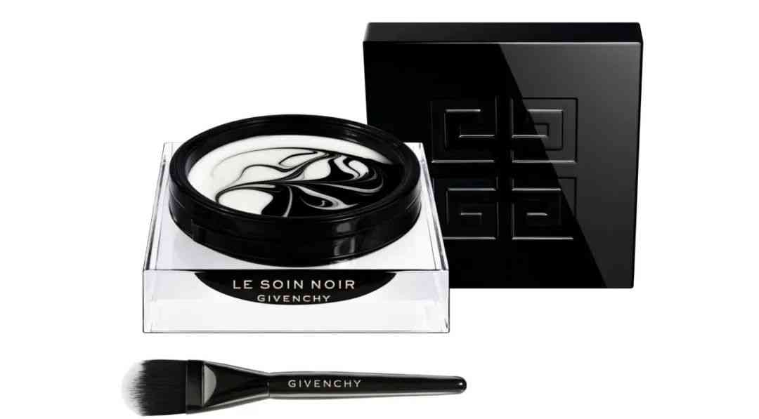 额头黑用什么彩妆化妆品好(比较黑的人化妆用什么化妆品)插图6