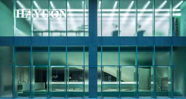 上海的黑洞化妆品(武汉黑洞化妆品价格)