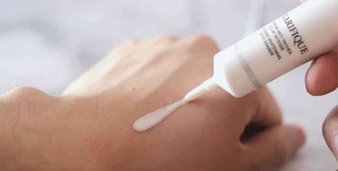 男生显脸白化妆品品牌推荐(男生显脸白化妆品品牌推荐一下)插图8 男生显脸白化妆品品牌推荐(男生显脸白化妆品品牌推荐一下)插图8