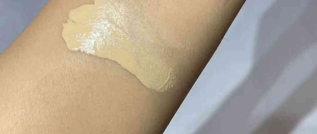 哪种化妆品用着不油腻(化妆品不油腻的什么牌子好)插图5