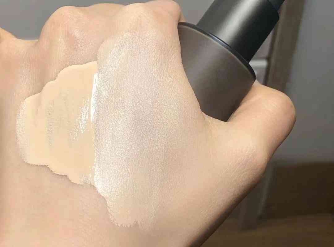 哪种化妆品用着不油腻(化妆品不油腻的什么牌子好)插图11