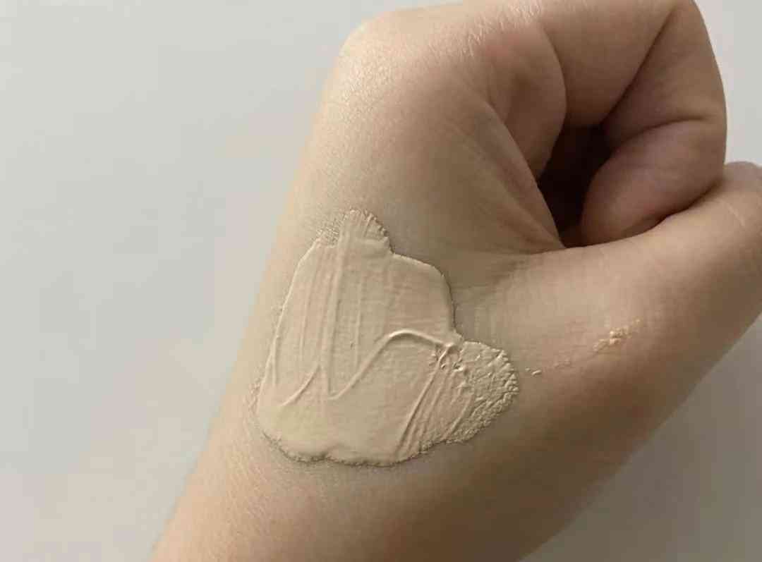 哪种化妆品用着不油腻(化妆品不油腻的什么牌子好)插图15