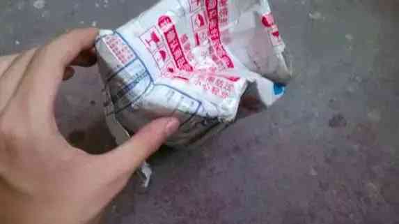 贵重物品化妆品快递暴力(化妆品发什么快递安全)插图9