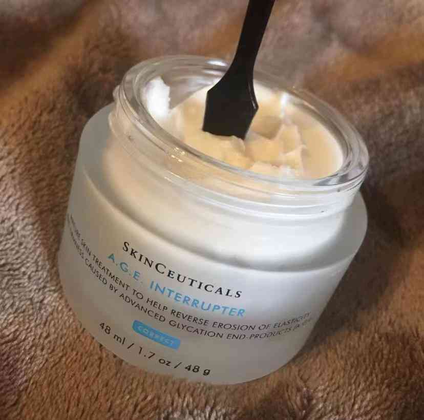 老妈买什么化妆品好呢(化妆品老年妈妈用什么牌子好)插图4