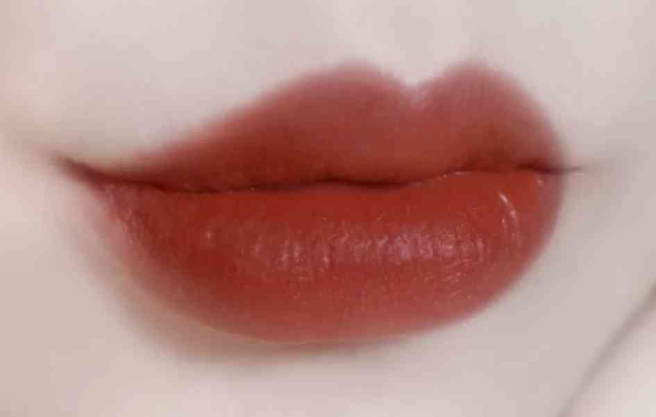 新手基本化妆品清单表图片(日常化妆用品清单)插图10