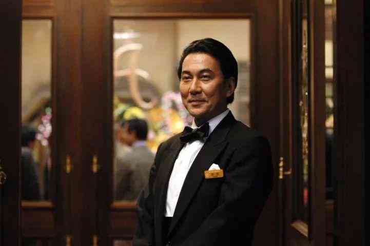 化妆品展示厅前台图片真实(化妆品展示柜效果图片高端)插图5 化妆品展示厅前台图片真实(化妆品展示柜效果图片高端)插图5