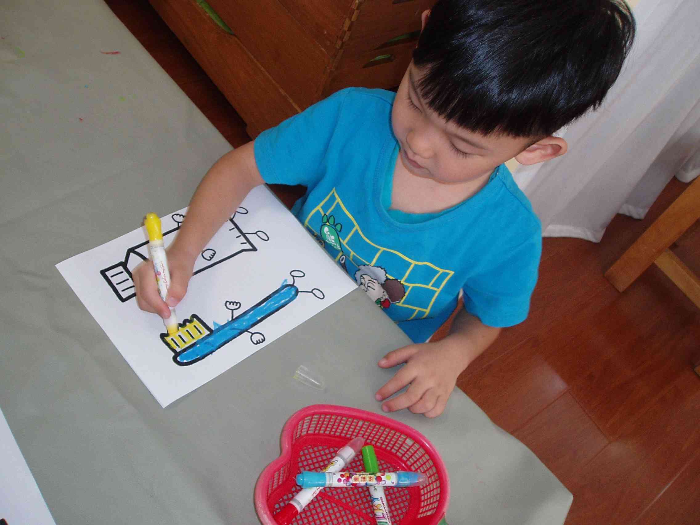 化妆品擦了直想吐(化妆品过敏会恶心想吐嘛)插图3