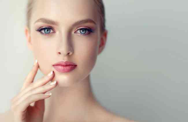 激素脸要用哪种化妆品(激素脸适合用什么化妆品)