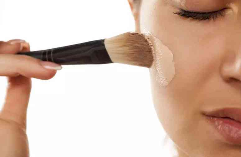 化妆品贵还是口红贵好用(口红用贵的好还是便宜的好)插图2 化妆品贵还是口红贵好用(口红用贵的好还是便宜的好)插图2