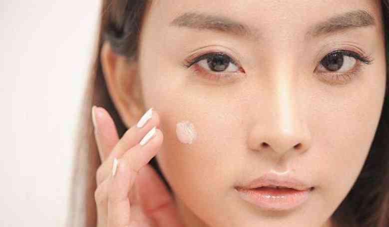 化妆品贵还是口红贵好用(口红用贵的好还是便宜的好)插图3 化妆品贵还是口红贵好用(口红用贵的好还是便宜的好)插图3