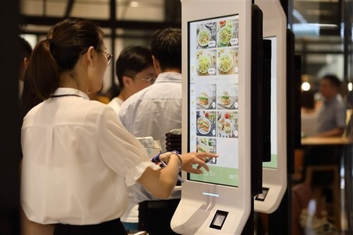 深圳妍丽化妆品培训招聘(深圳化妆品招聘信息)插图6