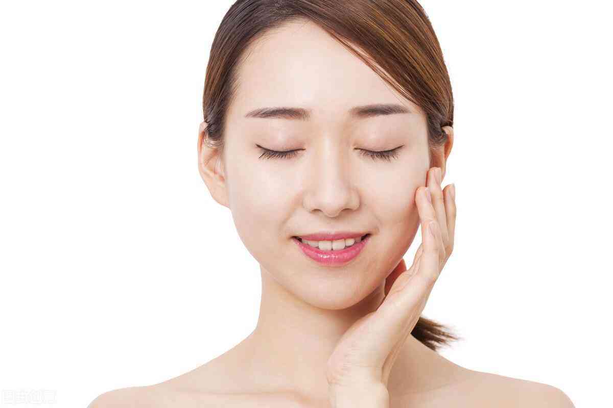 面膜敷多久可以用水乳化妆品(面膜敷多久可以用水乳化妆品了)插图2