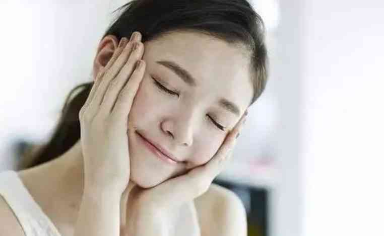 哪种化妆品补水又不长痘(哪款护肤品补水不闷痘)