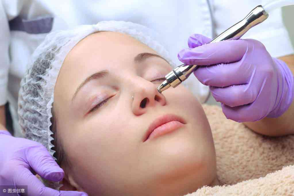 用化妆品后脸红(用化妆品后脸红肿麻)插图1 用化妆品后脸红(用化妆品后脸红肿麻)插图1