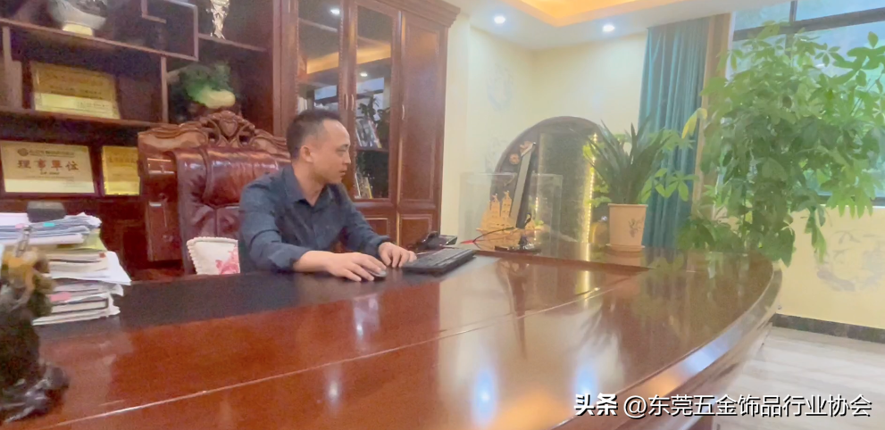 东莞化妆品厂家批发(东莞化妆品厂家批发市场在哪)