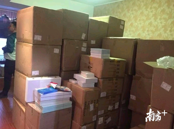 龙岗广场化妆品店地址(龙岗广场化妆品店地址电话)