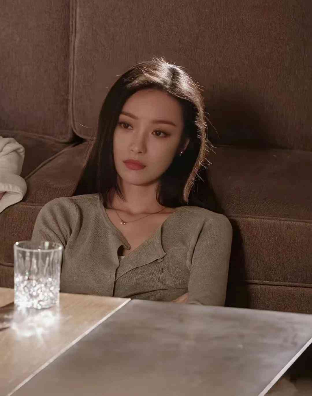 三十二岁用的化妆品(三十二岁用的化妆品有哪些)