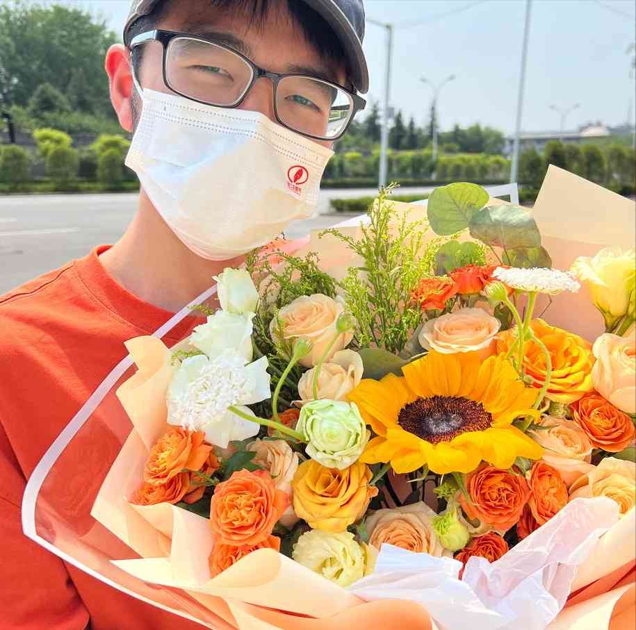 生日化妆品花束图片素材(生日化妆品花束图片素材高清)