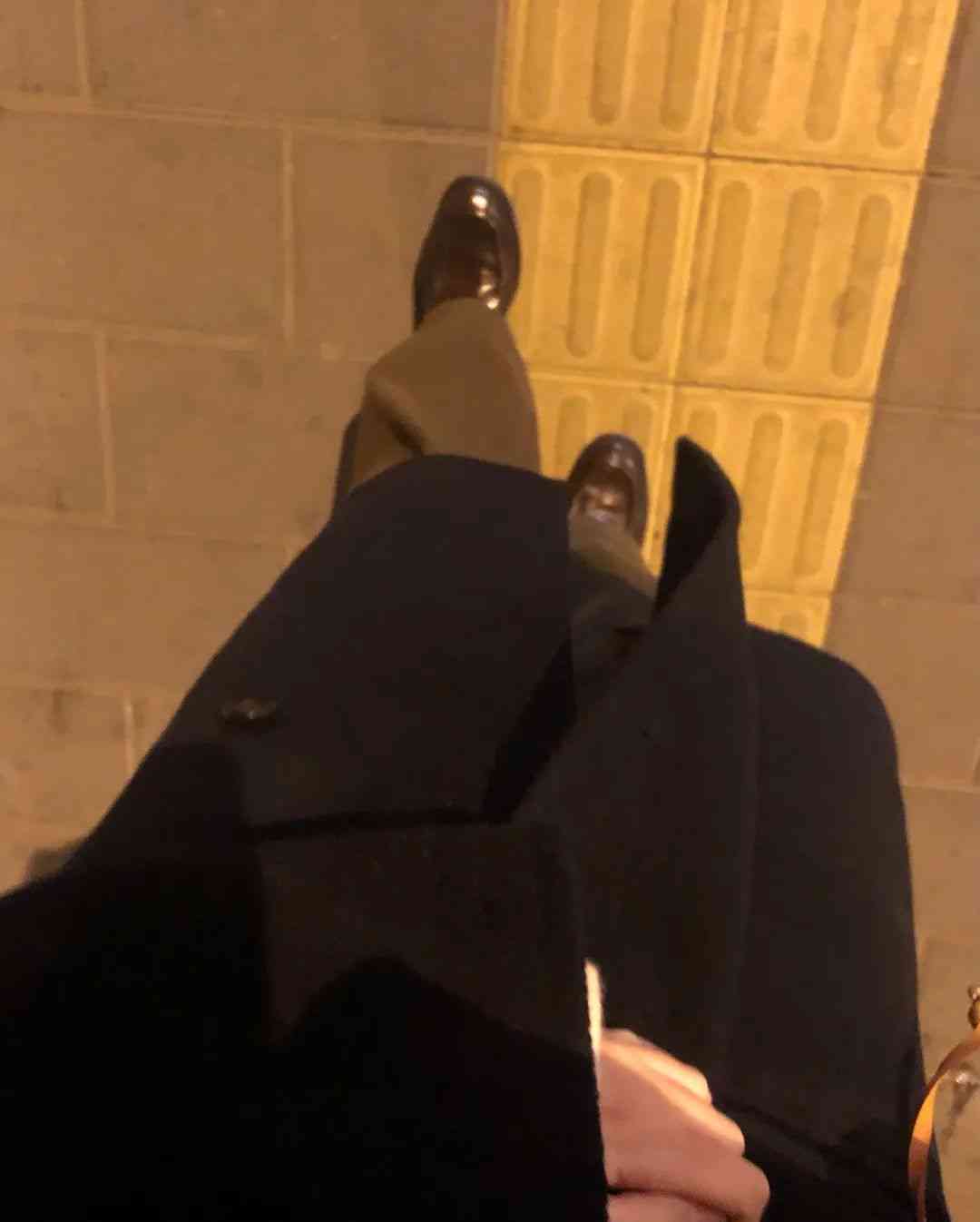 化妆品搭配什么发型(化妆品搭配什么发型最好看)