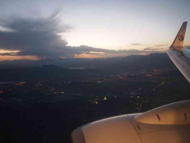 花马街化妆品店在哪儿里(花马街化妆品店在哪儿里啊)