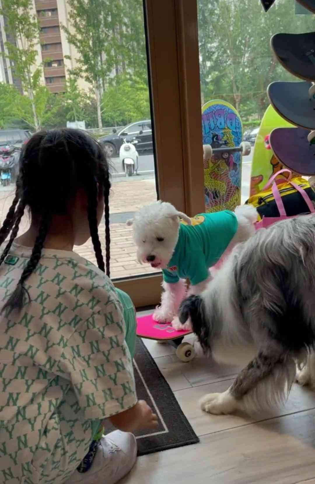 甜馨做化妆品(甜馨妆容)