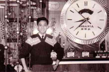 总裁为灰姑娘买化妆品小说(总裁给灰姑娘买衣服)