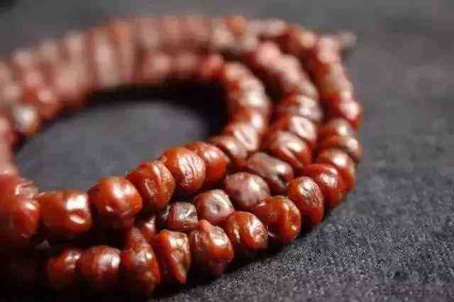 星月菩提变色的8个过程(星月菩提盘出来的效果图)