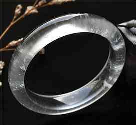 如何一眼分辨翡翠真假(怎样分辨翡翠真假)