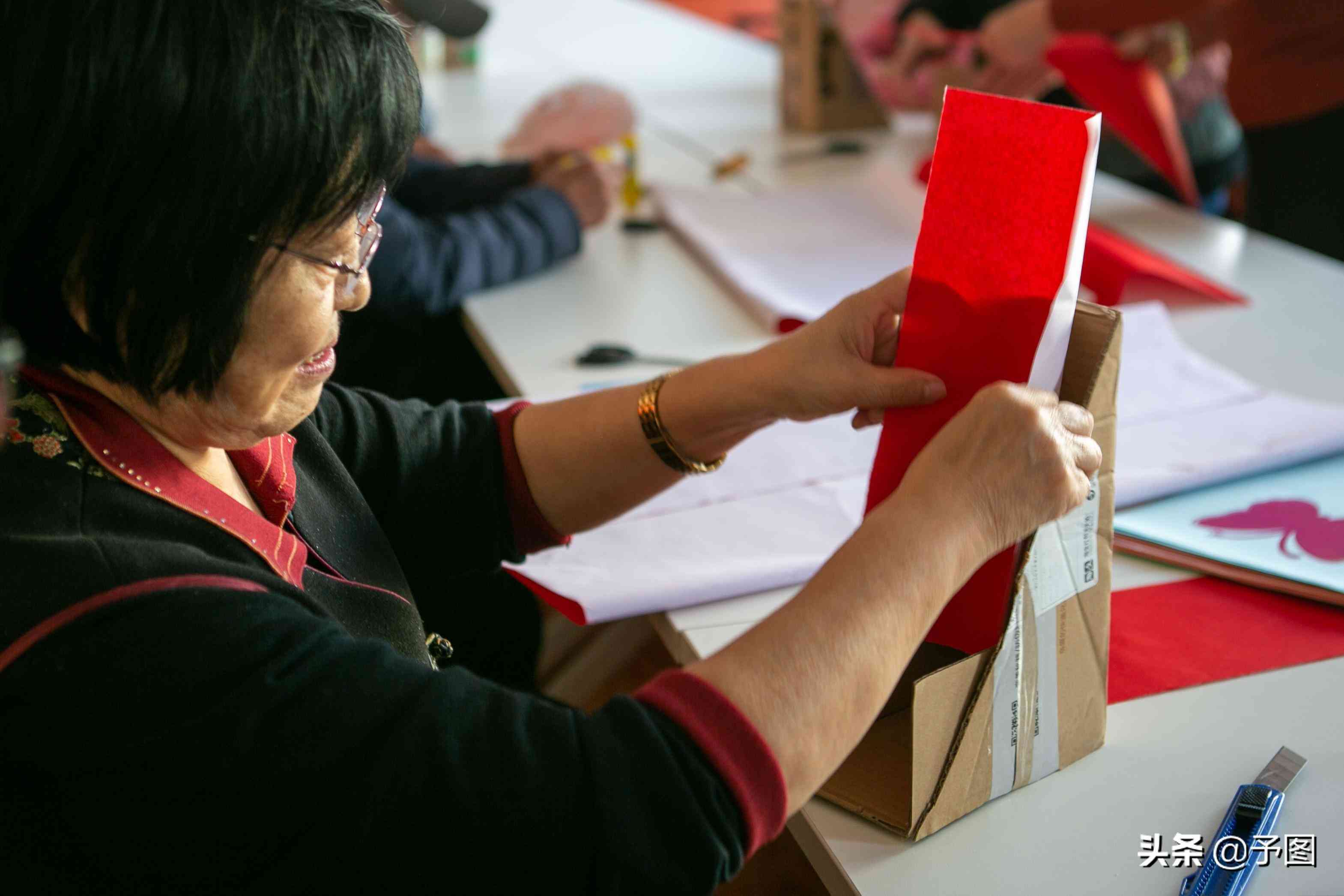 快递盒别再乱扔,教你快递盒秒变“网红”收纳盒:实用