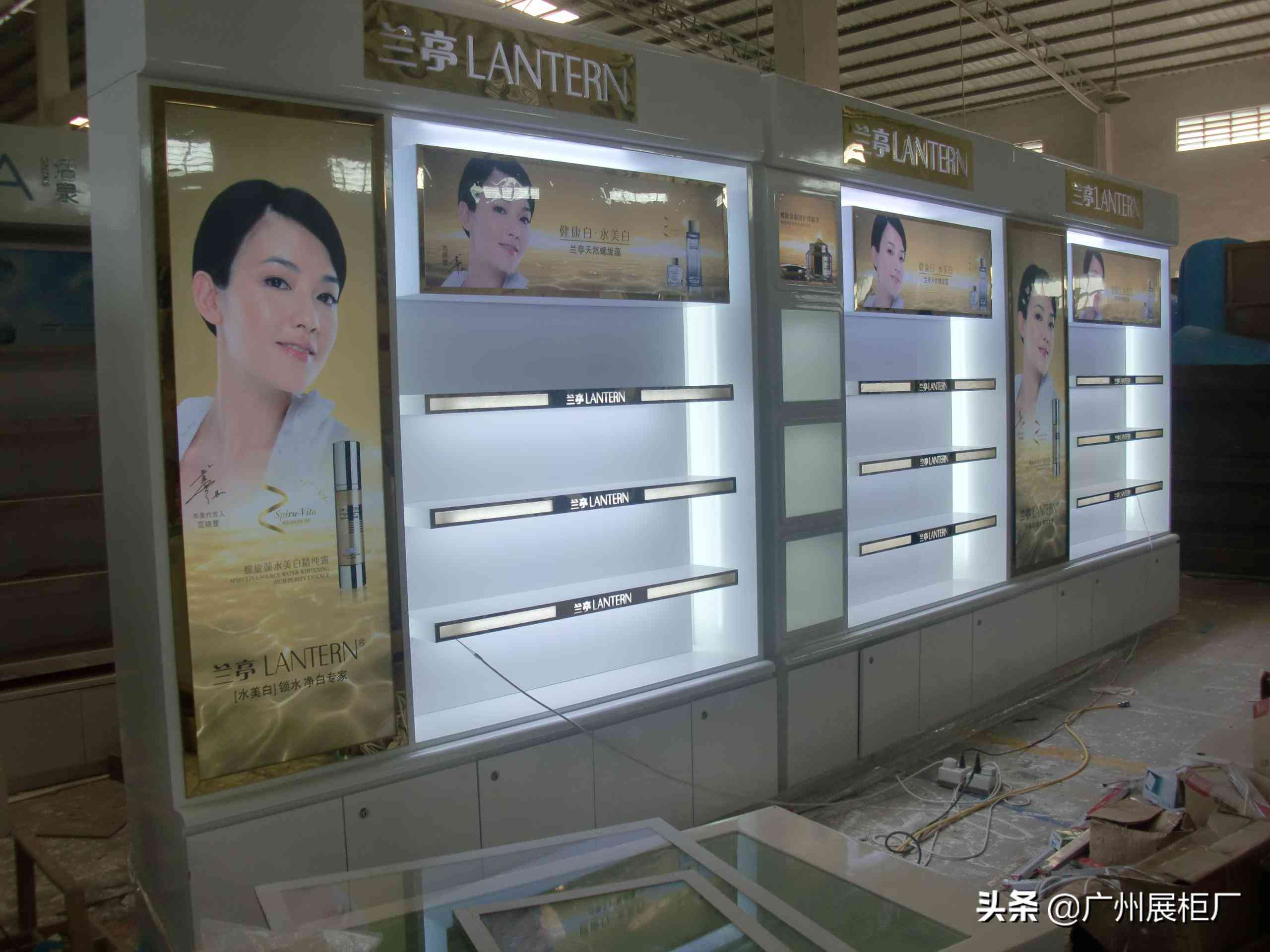 二手化妆品柜子展示柜多少钱(附近二手化妆品展示柜转让)插图7