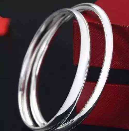 鉴别白银真假的6种方法(最简单识别银的方法)插图1 鉴别白银真假的6种方法(最简单识别银的方法)插图1