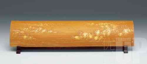 黄宏疆 松山秀色 竹刻留青臂搁 成交价RMB 42560 中国嘉德 2010年5月