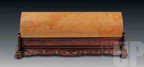 2004年作 徐秉方 青山流瀑竹刻留青 成交价RMB 672000 中国嘉德 2008年4月