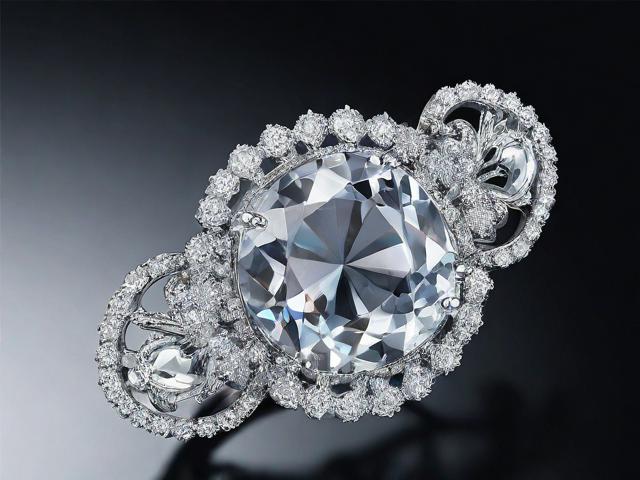 为什么水晶制品容易受损？